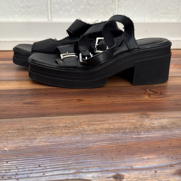 ASOS DESIGN Heston chunky mid heel sandals in black 9W - Picture 6 of 8